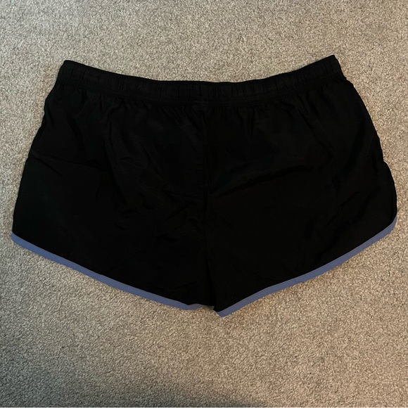 AE Athletic Shorts - Picture 3 of 4